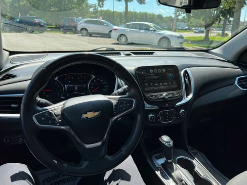 Used 2018 Chevrolet Equinox LT w/ Sun & Infotainment Package AWD/4WD image 22