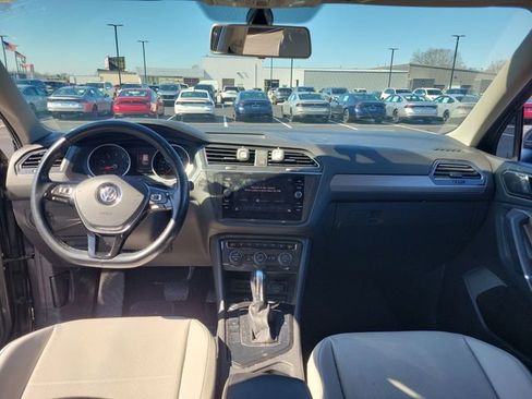 Used 2018 Volkswagen Tiguan SEL image 20