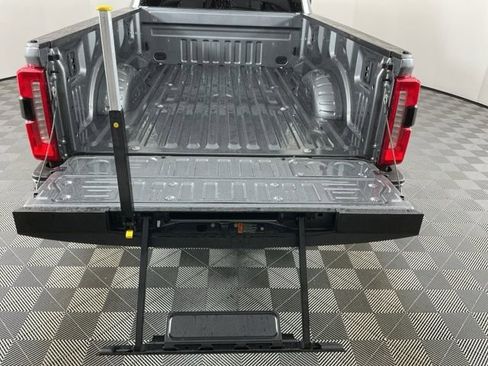 Certified 2025 Ford F350 Lariat w/ FX4 Off-Road Package image 8