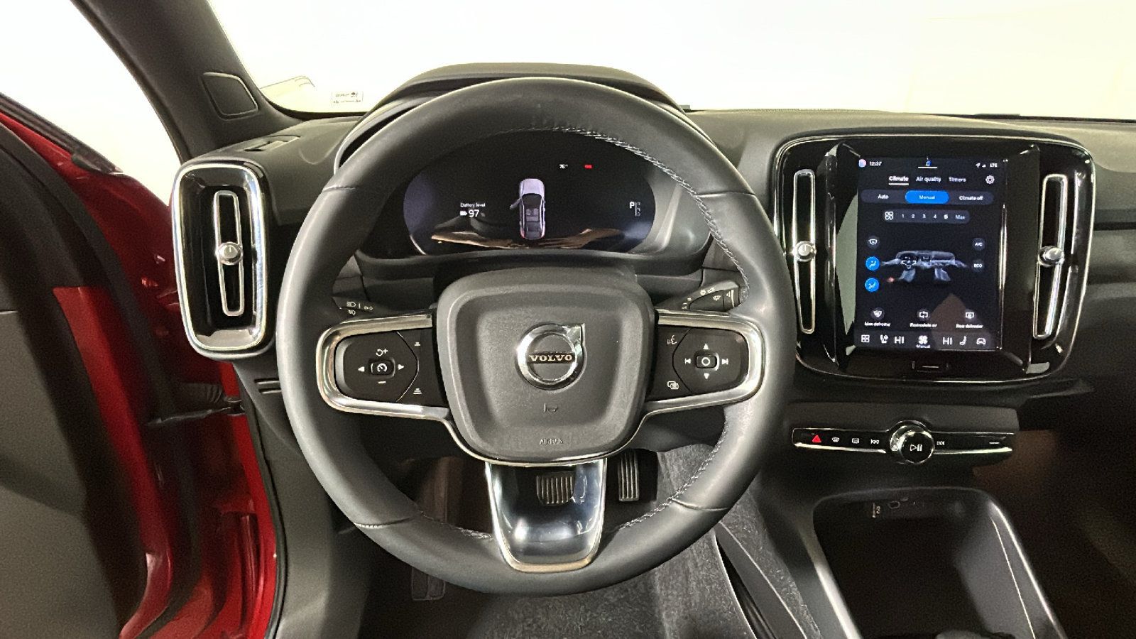 Used 2023 Volvo C40 P8 Recharge Ultimate AWD/4WD image 17