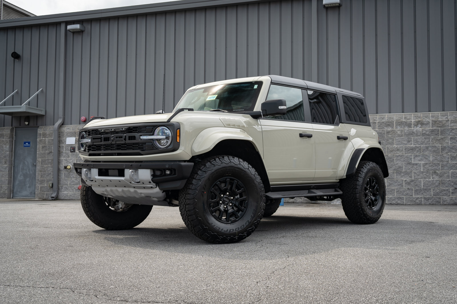 New 2026 Ford Bronco Raptor w/ Interior Carbon Fiber Pack AWD/4WD image 3
