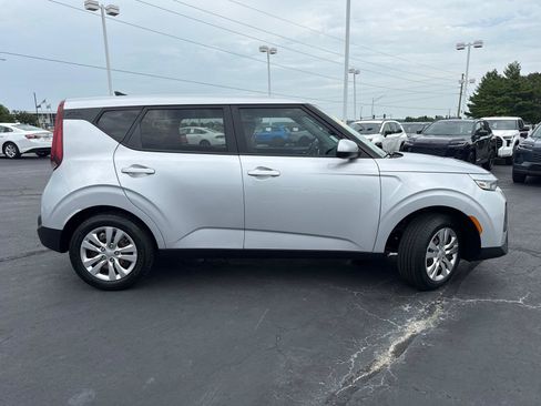Used 2020 Kia Soul LX FWD image 10