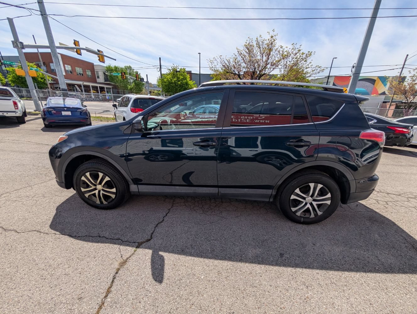 Used 2017 Toyota RAV4 LE FWD image 9