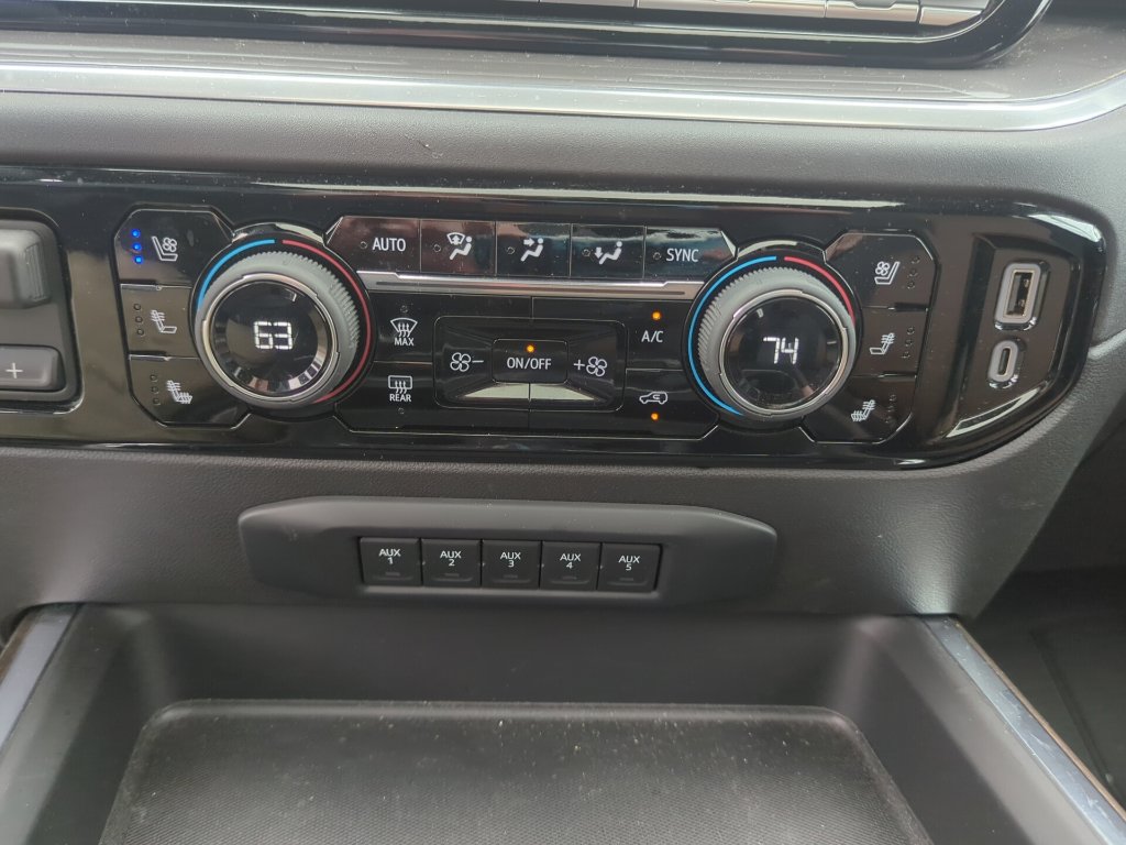 Used 2025 Chevrolet Silverado 3500 High Country w/ High Country Premium Package AWD/4WD image 29
