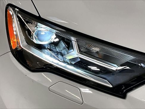 Used 2023 Audi Q7 2.0T Premium Plus w/ Premium Plus Package image 28