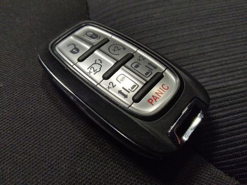 Used 2023 Chrysler Voyager LX FWD image 32