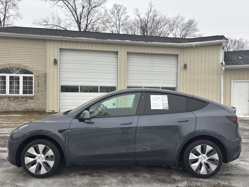 Used 2021 Tesla Model Y 2WD image 9