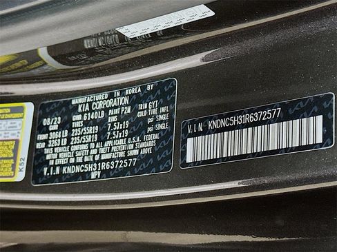 Certified 2024 Kia Carnival EX image 36