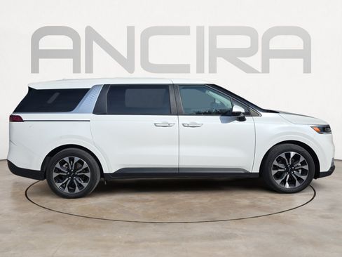 Certified 2024 Kia Carnival EX FWD image 8