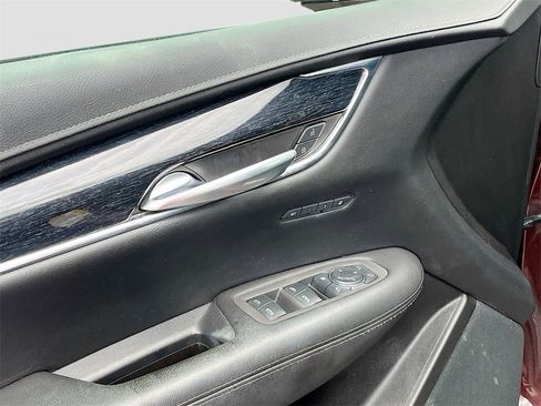 Used 2022 Cadillac XT5 Premium Luxury image 17