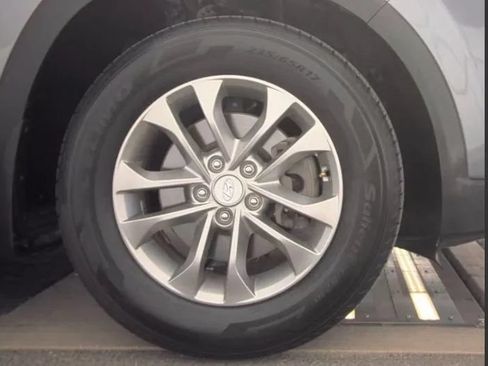Used 2020 Hyundai Santa Fe SEL FWD image 11