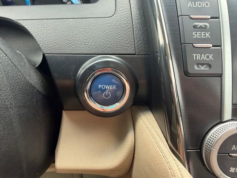 Used 2012 Toyota Camry XLE w/ Convenience Pkg FWD image 14