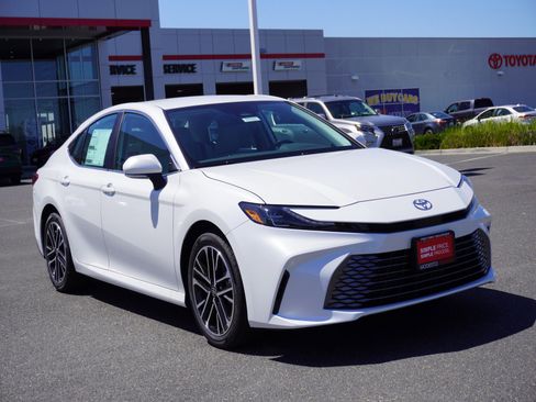 New 2026 Toyota Camry XLE FWD image 1