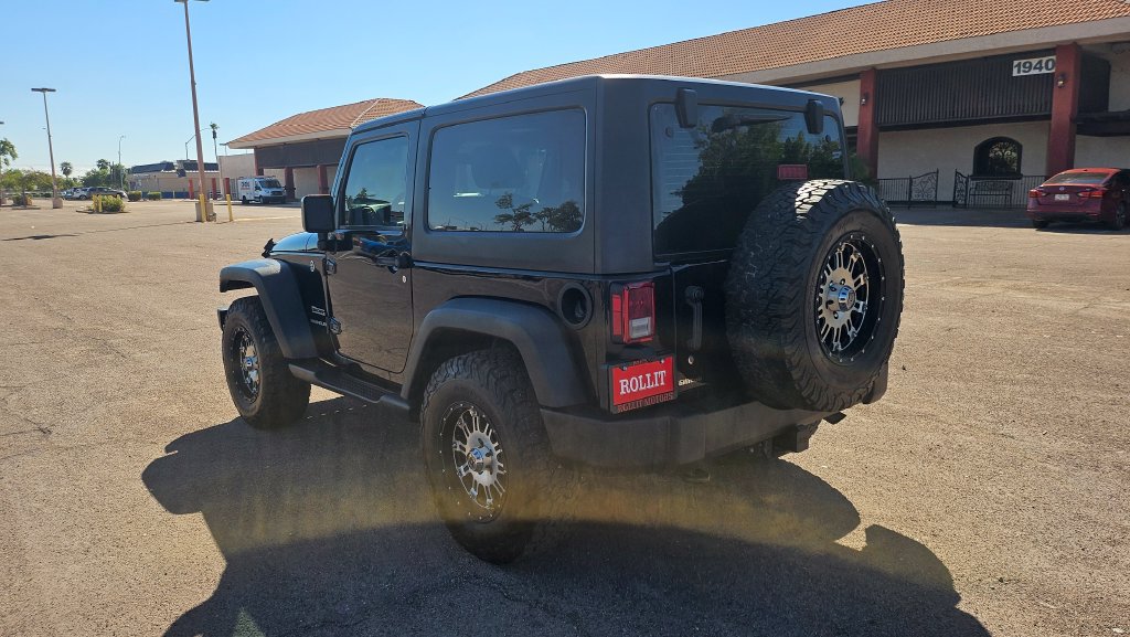 Used 2016 Jeep Wrangler Sport w/ Connectivity Group AWD/4WD image 8