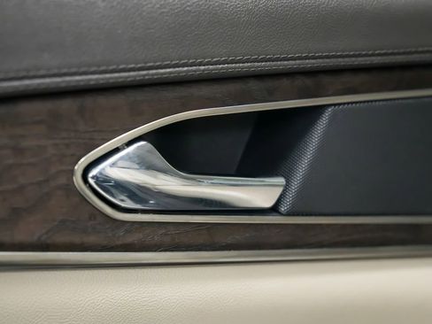 Used 2016 Lincoln MKX Reserve w/ Climate Package image 15