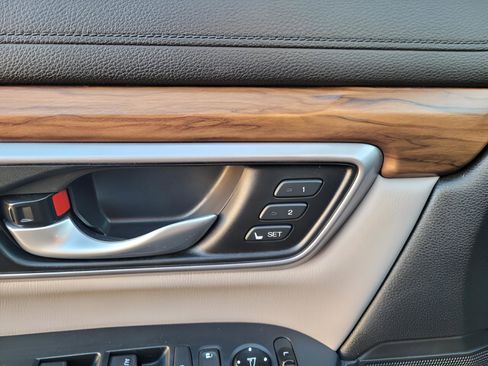 Used 2017 Honda CR-V Touring image 16