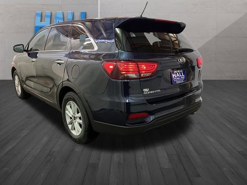 Used 2019 Kia Sorento LX image 3