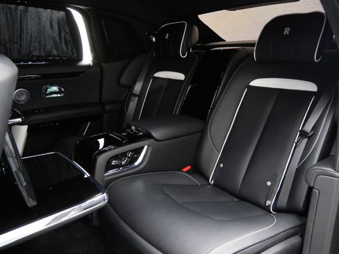 Used 2024 Rolls-Royce Ghost Extended Wheelbase image 28
