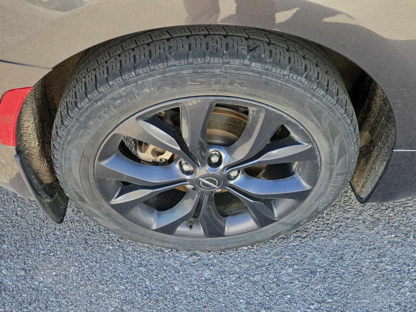 Used 2020 Chrysler Pacifica Limited w/ Advanced Safetytec Group FWD image 10