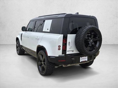 Used 2023 Land Rover Defender 110 X-Dynamic SE image 3