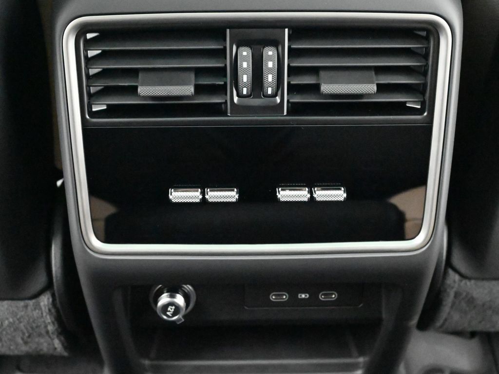 Certified 2026 Porsche Cayenne E-Hybrid Coupe AWD/4WD image 8
