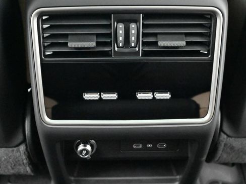 Certified 2026 Porsche Cayenne E-Hybrid Coupe AWD/4WD image 8
