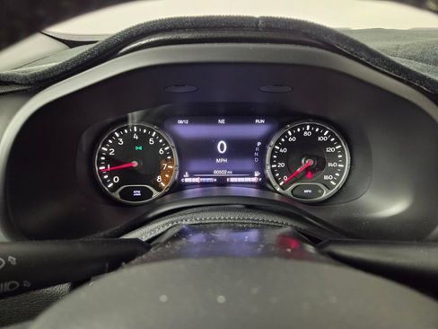 Used 2017 Jeep Renegade Limited FWD image 16