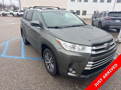 Used 2017 Toyota Highlander XLE w/ Protection Package #3 image 3