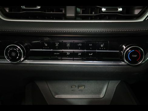 Used 2025 Chevrolet Equinox LT image 12