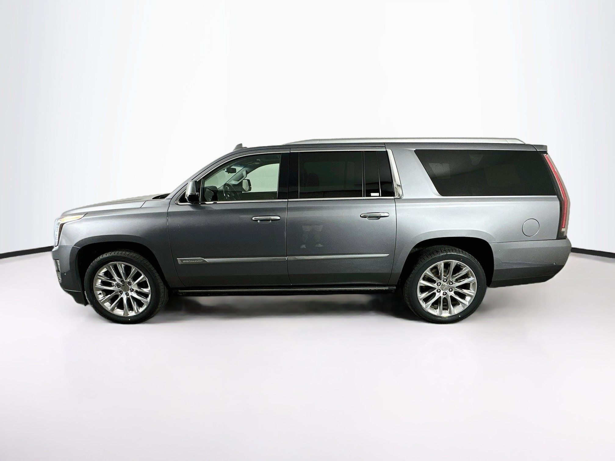 Used 2019 Cadillac Escalade ESV Premium Luxury AWD/4WD image 4