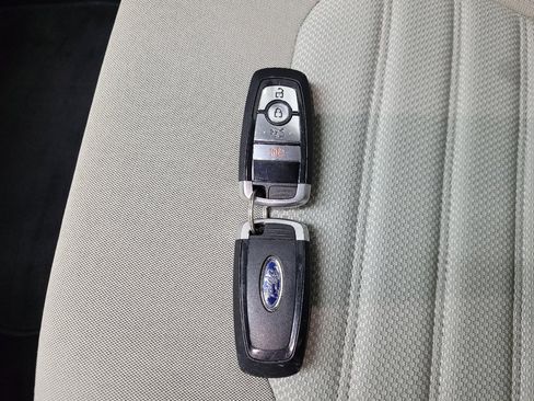 Used 2018 Ford Fusion S image 32