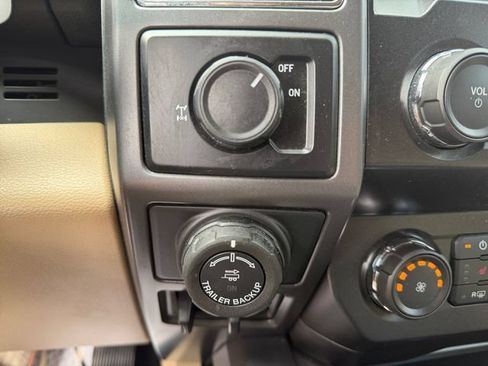 Used 2019 Ford F150 XLT w/ Equipment Group 302A Luxury RWD image 10