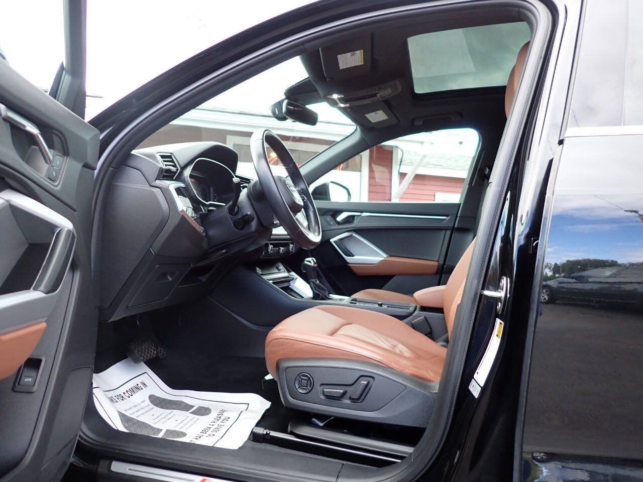 Used 2020 Audi Q3 2.0T Premium w/ Convenience Package AWD/4WD image 7