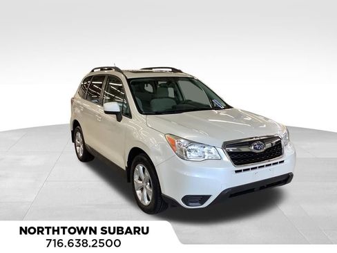 Used 2015 Subaru Forester 2.5i Premium w/ All-Weather Package AWD/4WD image 6