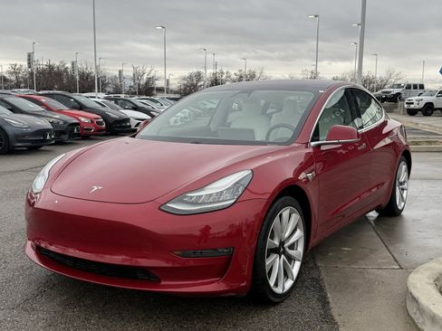 Used 2018 Tesla Model 3 Long Range image 3