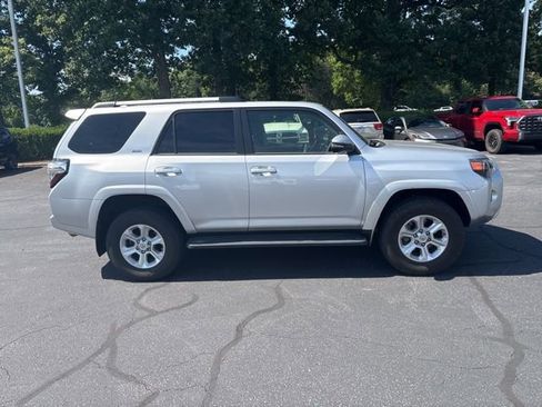 Used 2021 Toyota 4Runner SR5 Premium w/ Moonroof Package AWD/4WD image 7