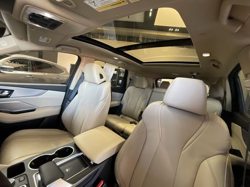 Certified 2023 Acura MDX FWD w/ Technology Package image 11