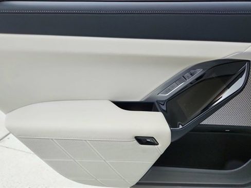 Used 2025 BMW 740i xDrive 740i xDrive image 31