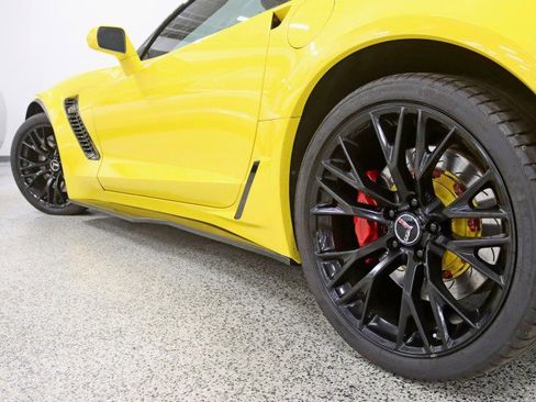 Used 2015 Chevrolet Corvette Z06 w/ 2LZ Preferred Equipment Group image 12