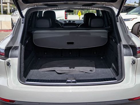 Used 2022 Porsche Cayenne Platinum Edition AWD/4WD image 29