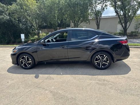 Used 2025 Nissan Sentra SV FWD image 14