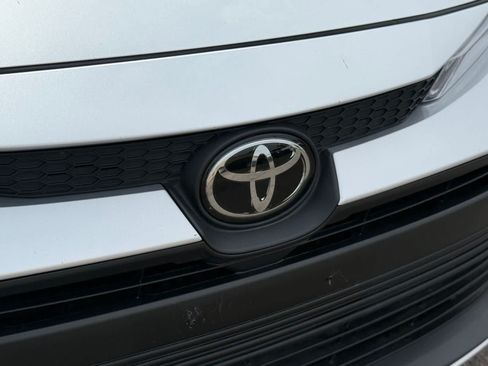 Used 2025 Toyota Corolla LE FWD image 30