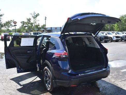 Used 2025 Nissan Rogue SV FWD image 15