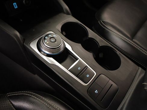 Used 2020 Ford Escape SE Sport image 9