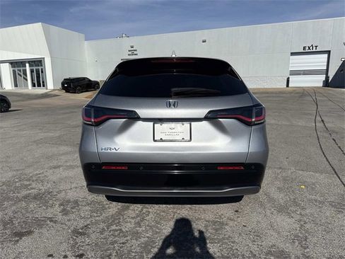 Used 2024 Honda HR-V EX-L image 3