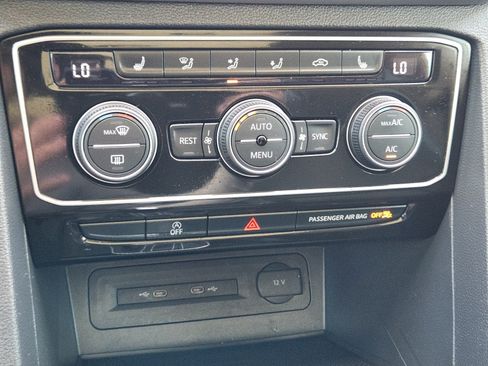 Used 2023 Volkswagen Atlas SE w/ Panoramic Sunroof Package AWD/4WD image 16