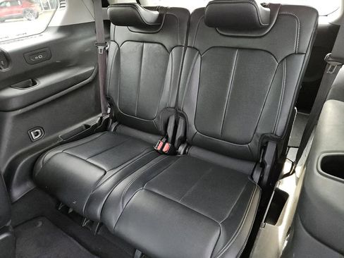 Used 2023 Jeep Grand Cherokee L Limited w/ Luxury Tech Group II image 24