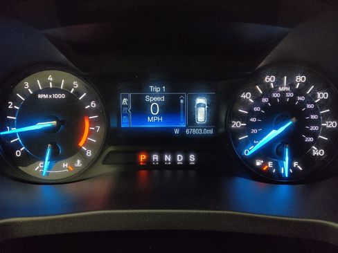 Used 2018 Ford Explorer XLT FWD image 23
