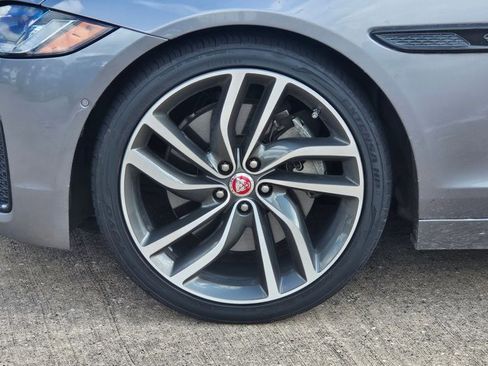 Used 2021 Jaguar XF SE RWD image 14