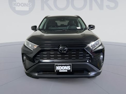 Used 2021 Toyota RAV4 XLE Premium AWD/4WD image 4